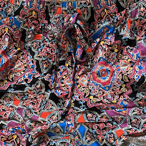 Multicolored patterned shorts - Picture 2 of 5